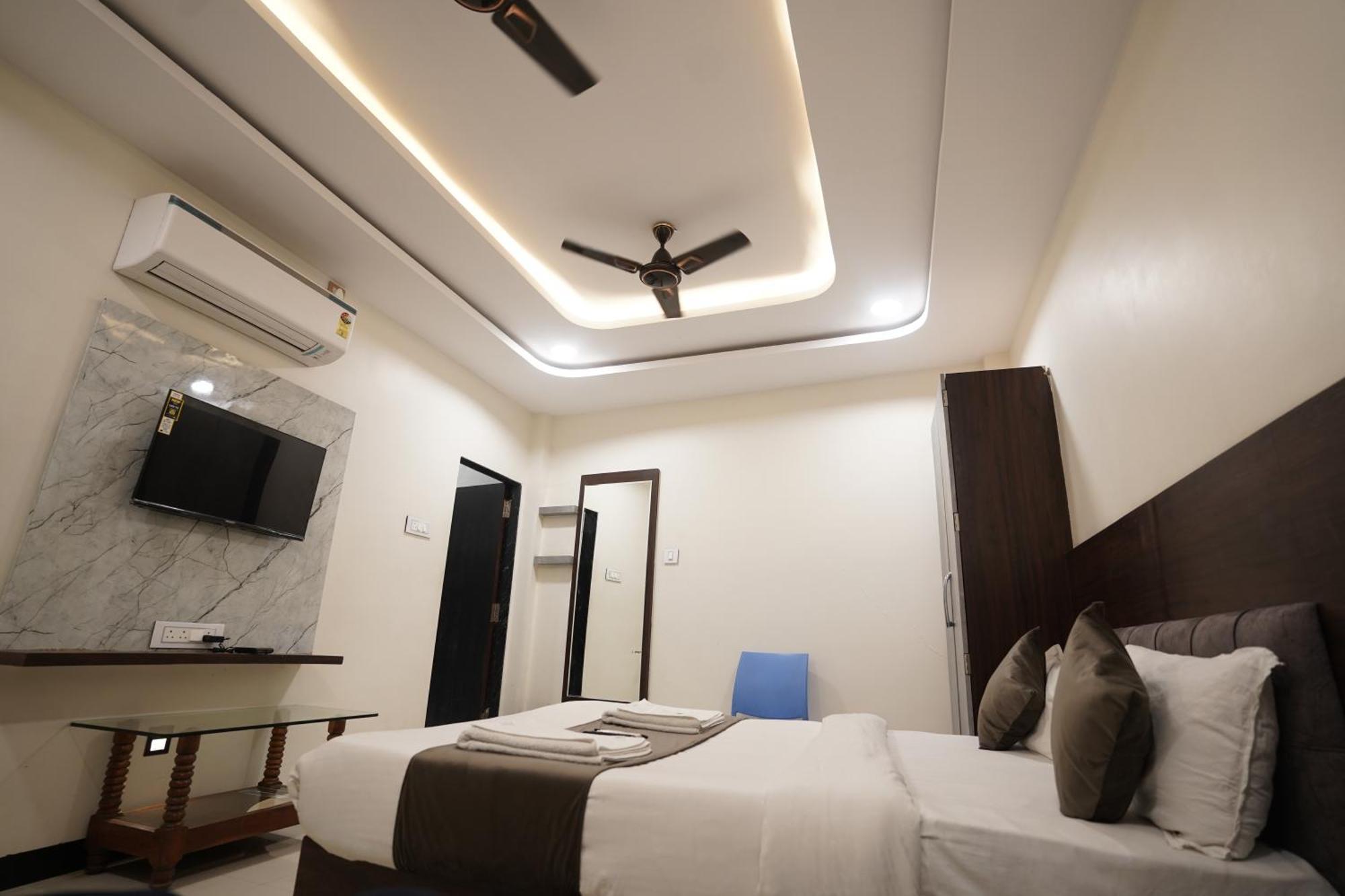 Hotel Dev Kripa Ujjain Exterior foto