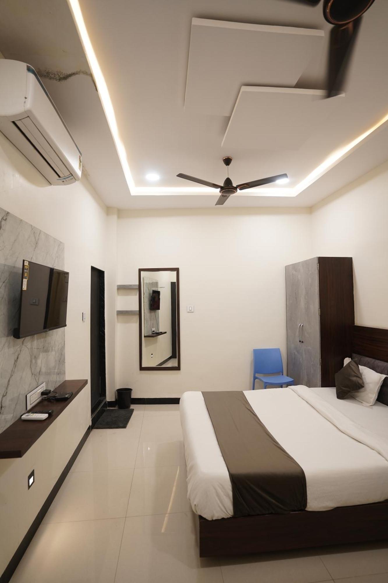 Hotel Dev Kripa Ujjain Exterior foto
