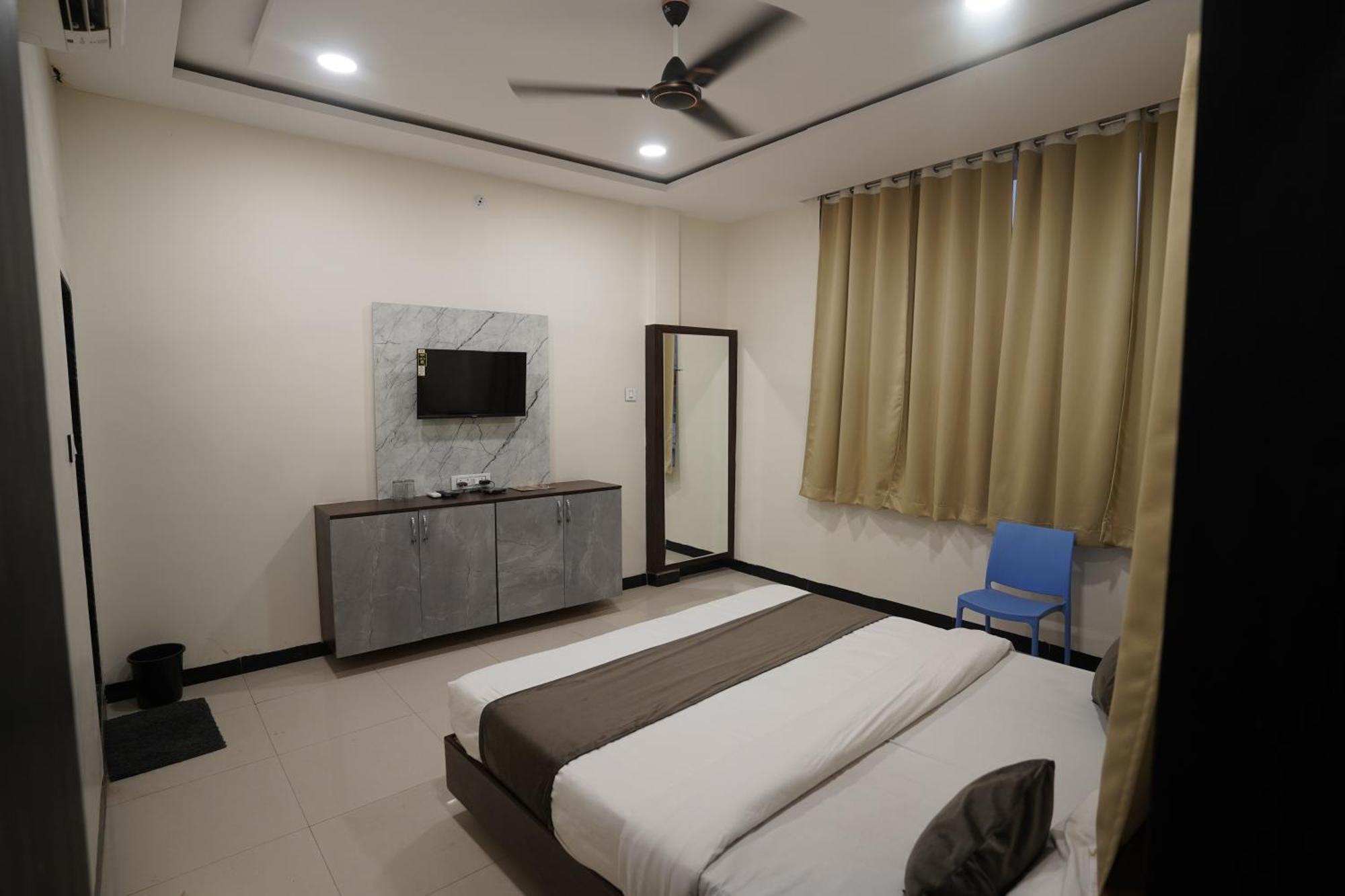 Hotel Dev Kripa Ujjain Exterior foto