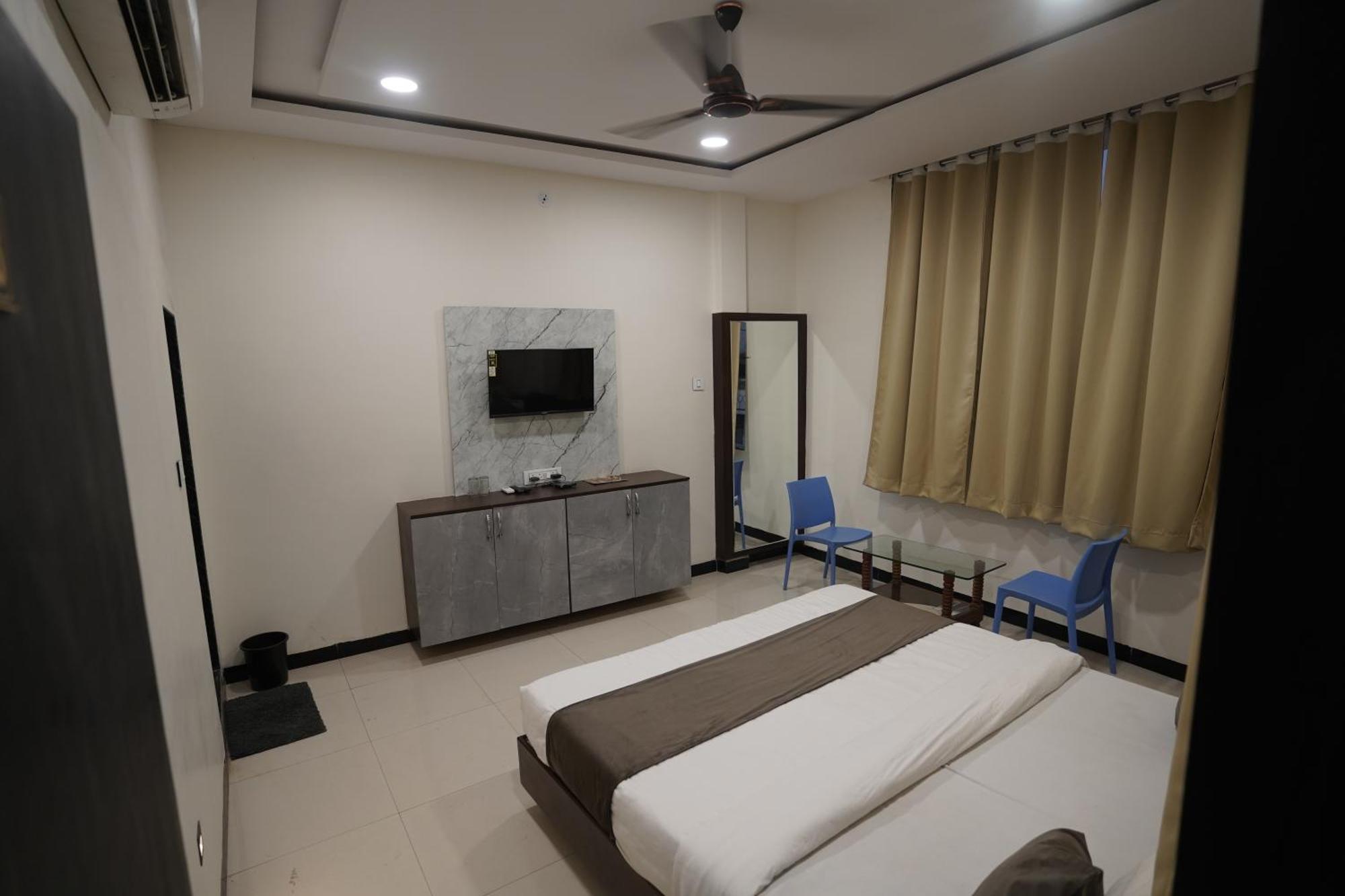 Hotel Dev Kripa Ujjain Exterior foto